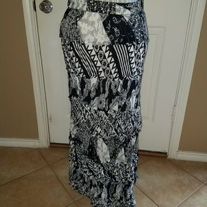 New Directions Black & White Maxi/Broomstick Skirt